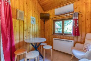 Campings Camping L-imprevu : photos des chambres