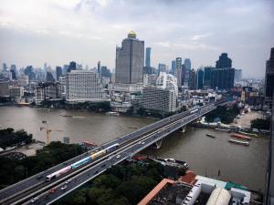 Riverside room with best view in heart of BKK