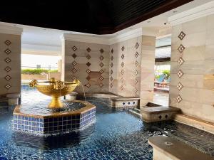 Riverside room with best view in heart of BKK