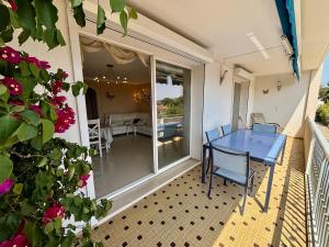 Appartements Bienvenue a Tamaris, dans ce magnifique appartement vue mer ! : photos des chambres