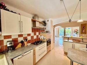 Appartements Bienvenue a Tamaris, dans ce magnifique appartement vue mer ! : photos des chambres