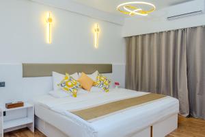 Avenly Omadhoo
