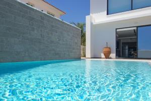 Votsalo Villa - 30m from Med Sea