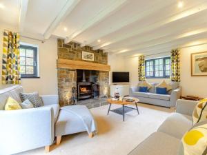 4 Bed in Oxwich 74984