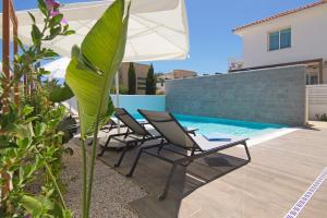 Votsalo Villa - 30m from Med Sea