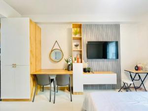 SM6 Minimalist Comfort Near SM