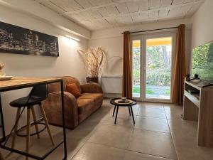 Appartements Nice App Private Parking, Garden, Furnished Terrace : photos des chambres