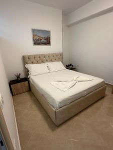 Charm apartment at Shkembi i Kajes, with rock view