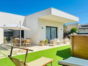 VILLA JAVA - Piscine Terrasse 8 minutes des Plages