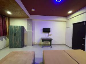 Dhanalakshmi Guests House