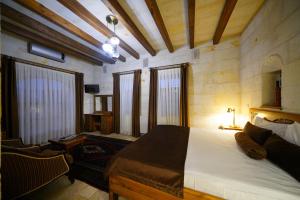 Superior Stone Room room in Harman Cave Hotel