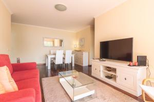 Strelitzia Apartment by AH