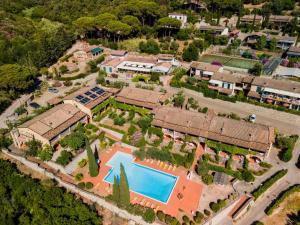Residence Nisportino Borgo Alloro, Fonte ed Aida