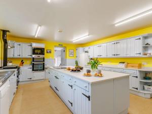 8 Bed in Pearsie CA261