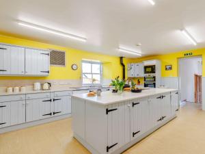 8 Bed in Pearsie CA261