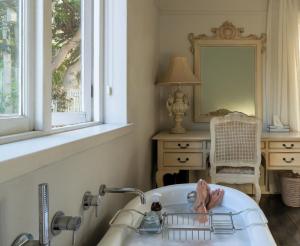 The Quinmatro, with pool and garage