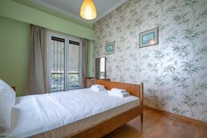 Retro 2-Bdrm House Near Metro in Heraklion by ΜΡS