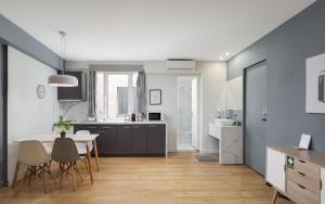 Comfort Suite by Acropolis Cozy Suites