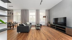 Old Town Deluxe Apartment by BookingHost