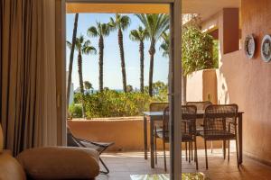 El Oasis de Marbella with Sea View