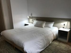 Hotels Hotel du Clocher : photos des chambres