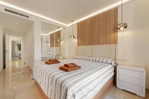 El Oasis de Marbella with Sea View