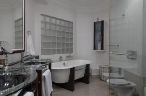 1402 Oyster Schelles - by Stay in Umhlanga
