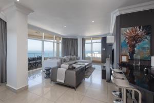 1402 Oyster Schelles - by Stay in Umhlanga