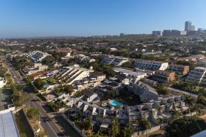 1402 Oyster Schelles - by Stay in Umhlanga