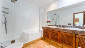 Salicos House by LovelyStay