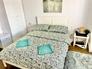 Dooblin Best Central Room