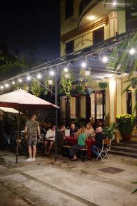 DKs Backpacker Hotel