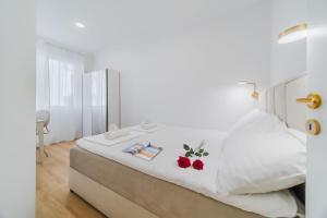 Central Cozy 2 Bedroom Apartment - Happy Rentals