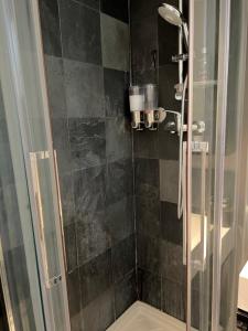 Trendy Paris Flat 2 BedRoom with Rooftop views