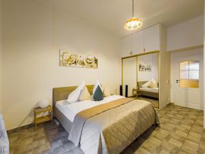 Quiet Central Station Apartments