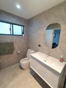 Modern and Spacious Queen Room with Attached Bathroom - NR2