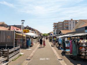 Appartements Biscarrosse T2 avec piscine, parking, a 10km de l'ocean - FR-1-319-349 : photos des chambres