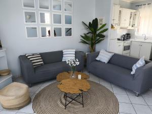 Sunny house 70 meters from the beach