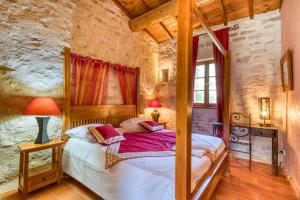 Maisons de vacances Gite Mas Grand Bosc Micocouliers : photos des chambres