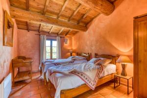 Maisons de vacances Gite Mas Grand Bosc Micocouliers : photos des chambres