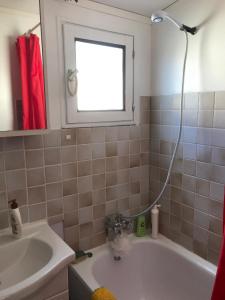 Maisons de vacances Maison Le Castellet 15 min Bandol : photos des chambres