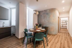 The Best Rent - Three-Room Apartment with View of the Portico dOttavia