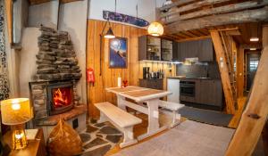 Slopeside Luppo - Original Log Cabin, Sauna, Ski 100m