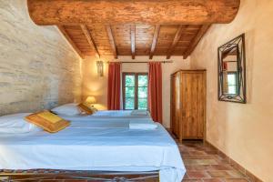 Maisons de vacances Mas Grand Bosc Gite La Tour : photos des chambres