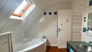 Maisons de vacances Maison avec Vue Mer, Terrasse & Jardin a 2 min de la Plage : Maison 2 Chambres