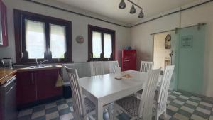 Maisons de vacances Maison avec Vue Mer, Terrasse & Jardin a 2 min de la Plage : photos des chambres