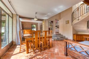Maisons de vacances Mas Grand Bosc La Resclauze : photos des chambres