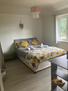 Welcoming Home Close to Transport Links