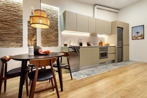 Faya - 1 bedroom and balcony in Gràcia