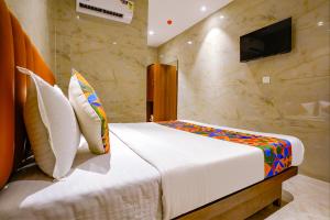 FabHotel Sarah Inn - Nr Kasheli Metro Station